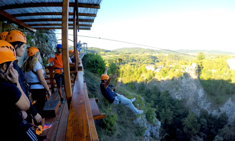 Prava ruta: zip lineom preko Pazinske jame