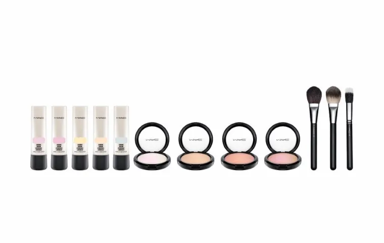 Uz dodatak bestežinskog 'Extra Dimension Skinfinish' highlightera dodatno osvježite lice,   te bez obzira na formulu koju odaberete, zaslijepite sve pred sobom!