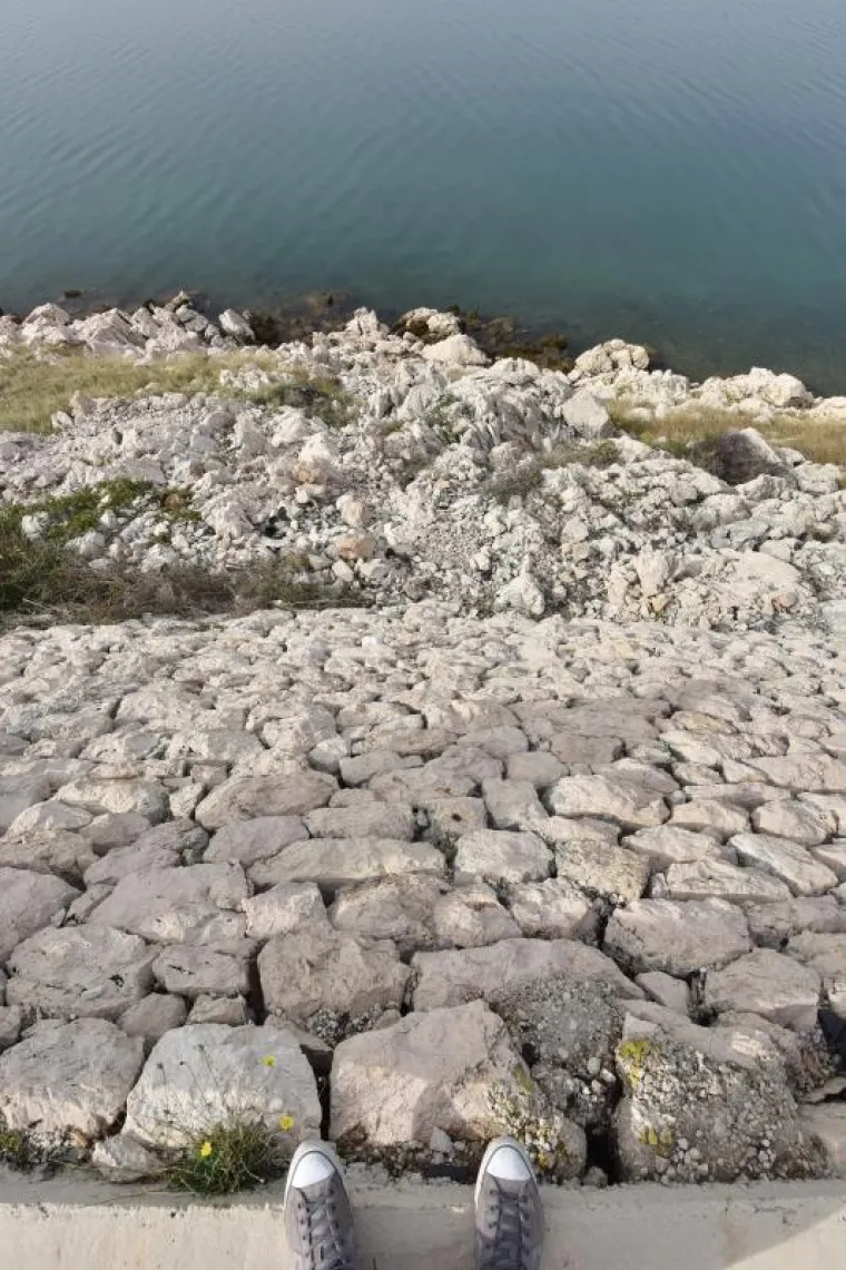 JUNAKINJA IZ OBROVCA: Ona je spasila motociklistu koji je sletio u 15 metara duboku provaliju