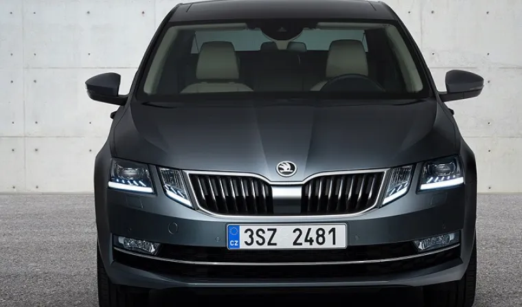 Cijeli prednji dio djeluje  snažnije, šire i, kako to poručuju iz Škode, izgleda kao da ima više karaktera.