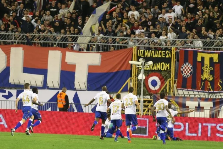 SPEKTAKULARNA KOREOGRAFIJA: Torcida rođendansku feštu posvetila preminulom predsjedniku