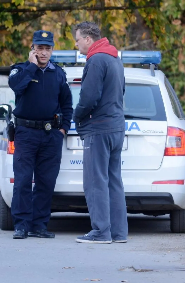 ODALI POČAST SISAČKOM GOSPODARSTVU: Za svako propalo poduzeće podigli ploče i zapalili svijeće