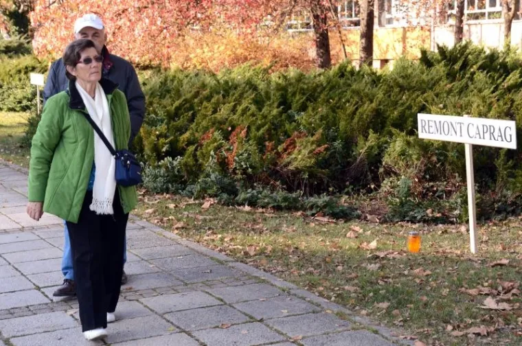 ODALI POČAST SISAČKOM GOSPODARSTVU: Za svako propalo poduzeće podigli ploče i zapalili svijeće