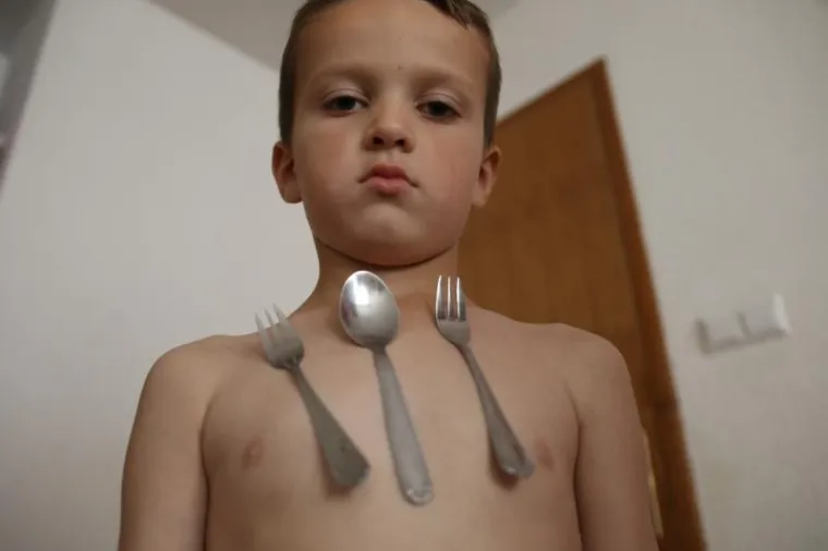 Magična privlačnost: dovoljno je da skinu majicu i zapanje sve oko sebe