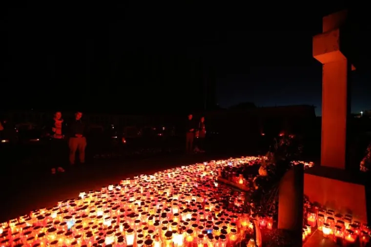 OBI&Scaron;LI GROBOVE SVOJIH NAJMILIJIH: Pogledajte fascinantne prizore s hrvatskih groblja