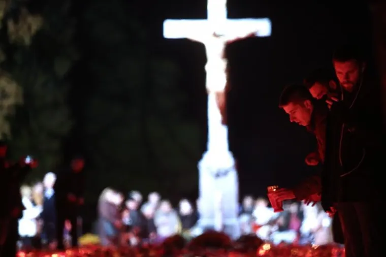 OBI&Scaron;LI GROBOVE SVOJIH NAJMILIJIH: Pogledajte fascinantne prizore s hrvatskih groblja