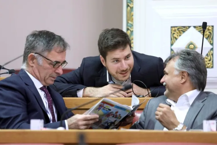 NAPRAVIO SHOW IAKO NIJE ZA GOVORNICOM: Pernar je imao 'dobar' razlog za&scaron;to se kreveljio u Saboru