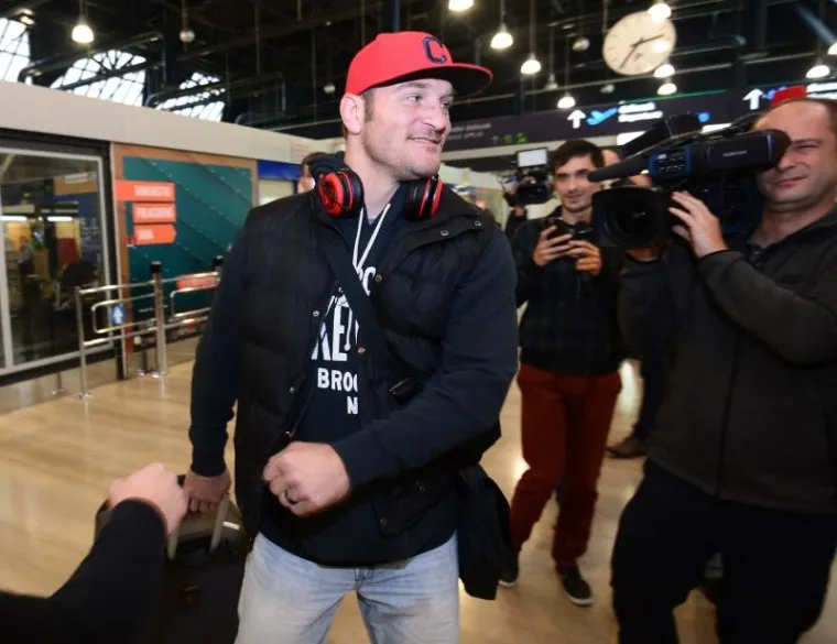 STIPE MIOČIĆ STIGAO U HRVATSKU: UFC-ov prvak sletio u Zagreb