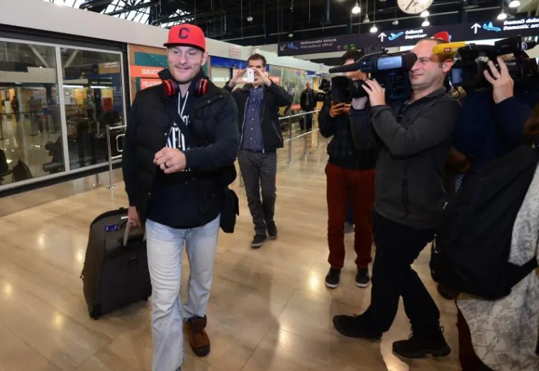 STIPE MIOČIĆ STIGAO U HRVATSKU: UFC-ov prvak sletio u Zagreb