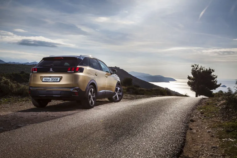 Hrvatskoj javnosti napokon je predstavljen novi Peugeot 3008, dugo i&scaron;čekivani model koji osvaja trži&scaron;te SUV vozila u cijelome svijetu, a čija prodaja u Hrvatskoj kreće ovog mjeseca.