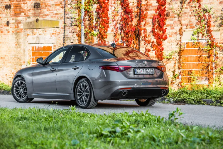 HIT NA TRŽI&Scaron;TU: Alfa Giulia je ne&scaron;to najljep&scaron;e i najbolje &scaron;to je Alfa poizvela zadnjih deset godina