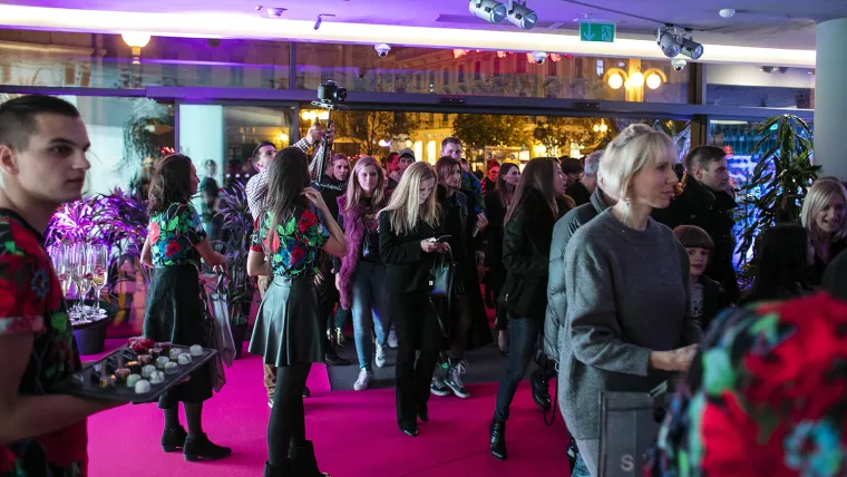 Jedva su čekali ući i vidjeti što se nudi