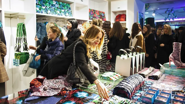 Vi&scaron;e od 200 uzvanika iz dru&scaron;tvenog života uživalo je u opu&scaron;tenoj shopping atmosferi