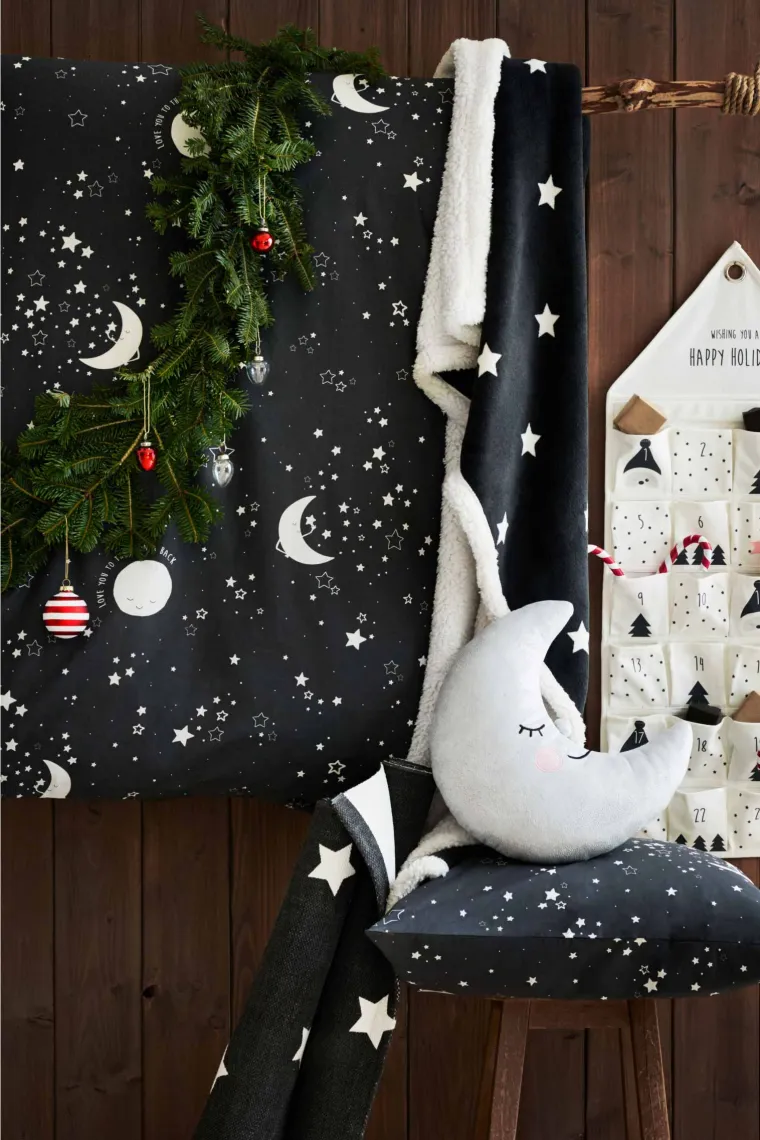 ...ili se ugrijte ispod deke sa &scaron;alicom vruće čokolade