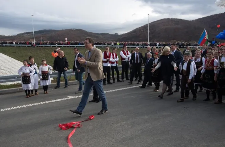 Srspki premijer Aleksandar Vučić kazao je kako u Srbiji do ove dionice autoceste nije ni&scaron;ta bilo izgrađeno punih 50 godina, jo&scaron; od vremena Tita.