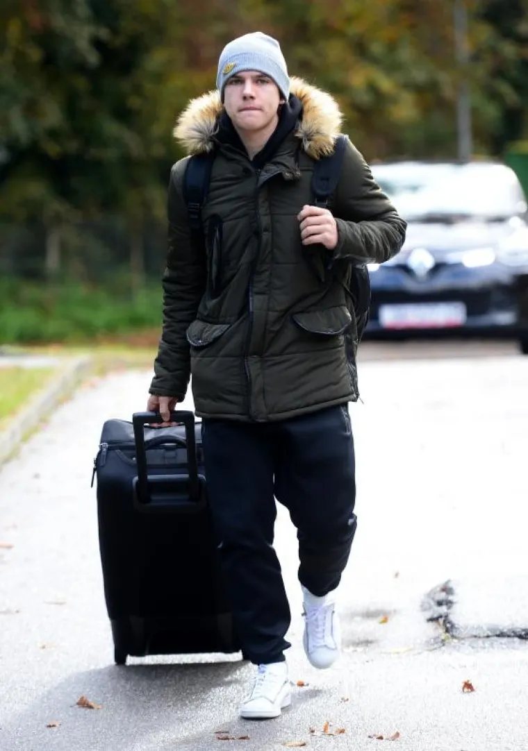 POČINJE 'AKCIJA ISLAND': Vatreni se okupili uoči okr&scaron;aja protiv Ledenih