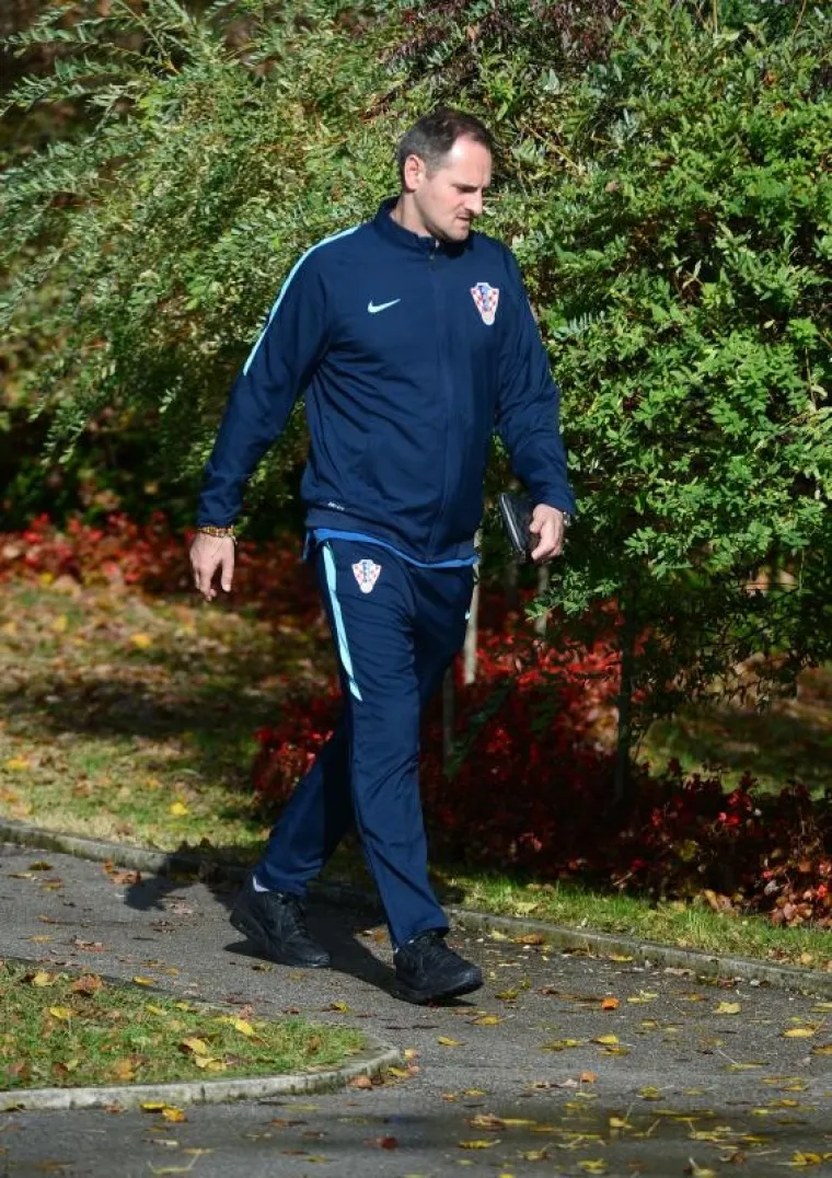 POČINJE 'AKCIJA ISLAND': Vatreni se okupili uoči okr&scaron;aja protiv Ledenih