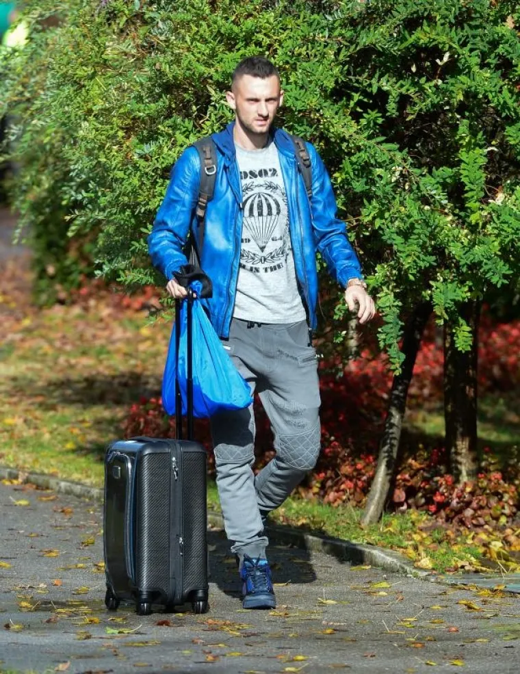 POČINJE 'AKCIJA ISLAND': Vatreni se okupili uoči okr&scaron;aja protiv Ledenih