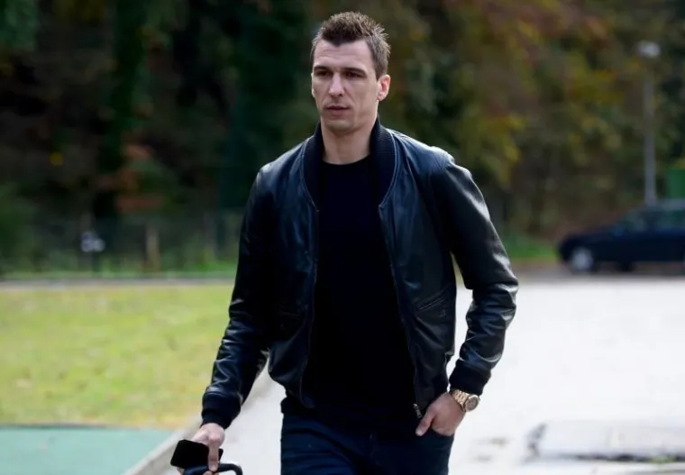 POČINJE 'AKCIJA ISLAND': Vatreni se okupili uoči okr&scaron;aja protiv Ledenih