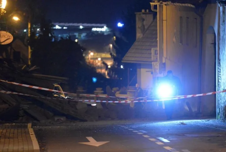 Nakon snažne eksplozije u Varaždinskim Toplicama, policija je blokirala ulicu.