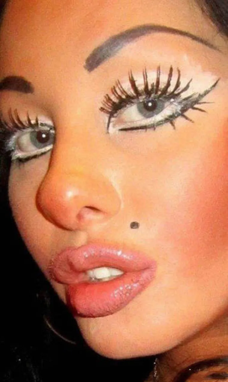 POTPUNO SE UNAKAZILE: Htjele ispasti ljepotice, a zavr&scaron;ile kao čiste spodobe