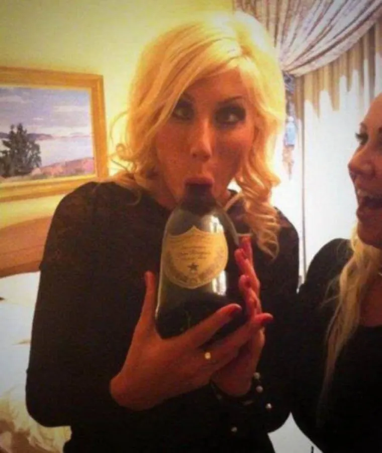 POTPUNO SE UNAKAZILE: Htjele ispasti ljepotice, a zavr&scaron;ile kao čiste spodobe