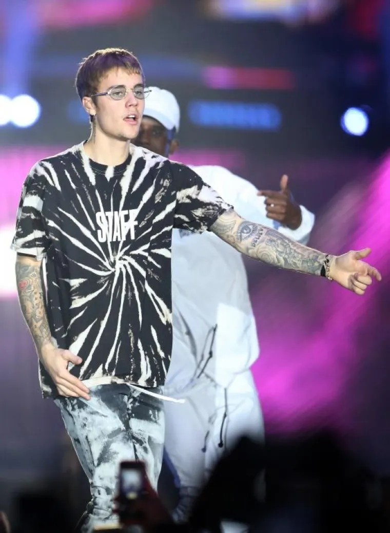 NEVIĐENI SPEKTAKL U ARENI: Bieber 'zapalio' prepunu dvoranu, obožavatelji u transu