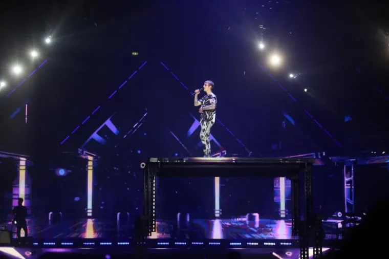 NEVIĐENI SPEKTAKL U ARENI: Bieber 'zapalio' prepunu dvoranu, obožavatelji u transu