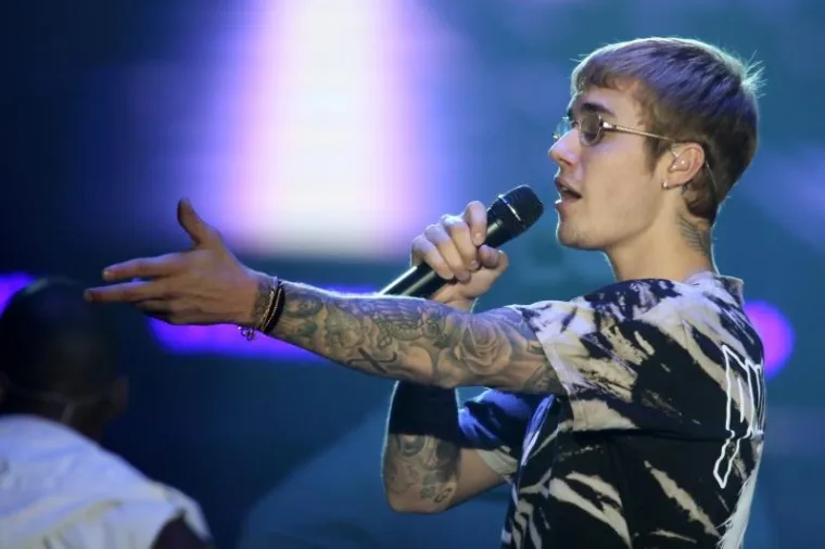 NEVIĐENI SPEKTAKL U ARENI: Bieber 'zapalio' prepunu dvoranu, obožavatelji u transu