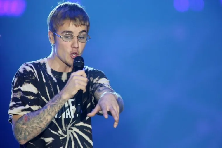 NEVIĐENI SPEKTAKL U ARENI: Bieber 'zapalio' prepunu dvoranu, obožavatelji u transu