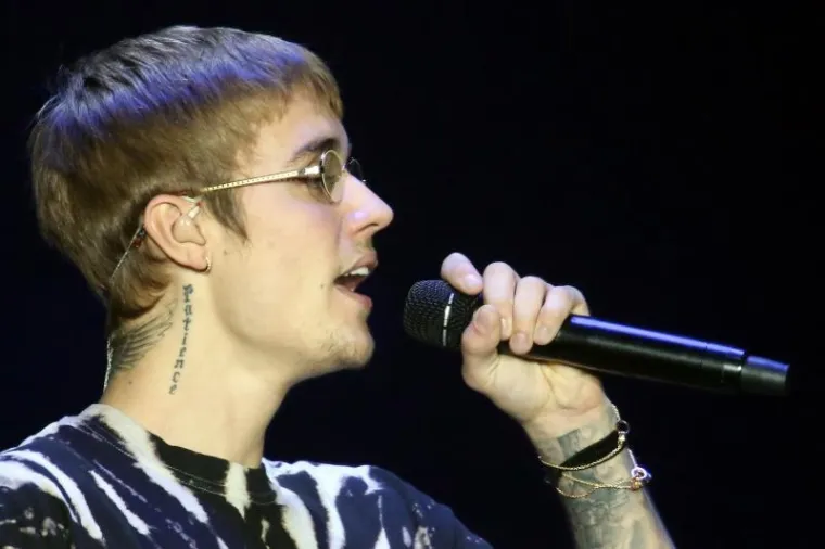 NEVIĐENI SPEKTAKL U ARENI: Bieber 'zapalio' prepunu dvoranu, obožavatelji u transu