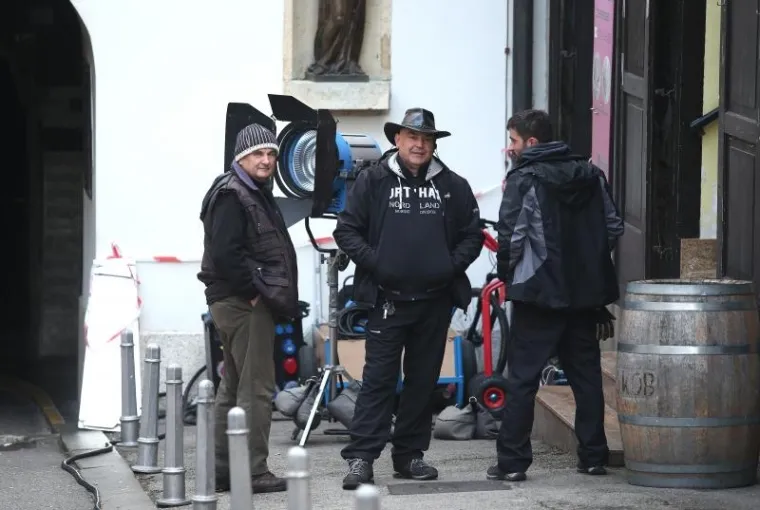 'MCMAFIA' NA KAMENITIM VRATIMA: BBC snima seriju u Zagrebu