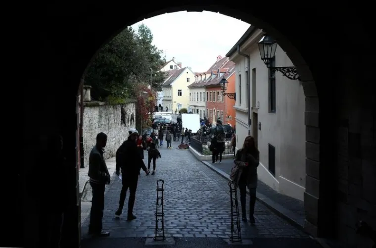 'MCMAFIA' NA KAMENITIM VRATIMA: BBC snima seriju u Zagrebu