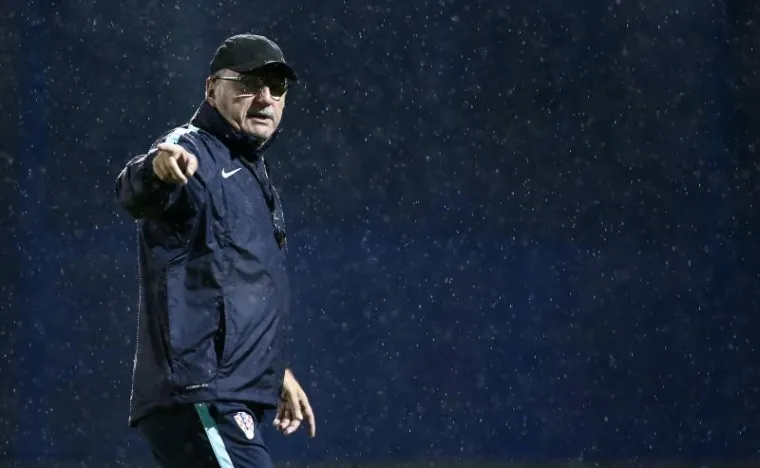 PLES NA KI&Scaron;I: Pogledajte kako je izgledao posljednji trening Vatrenih prije velikog okr&scaron;aja