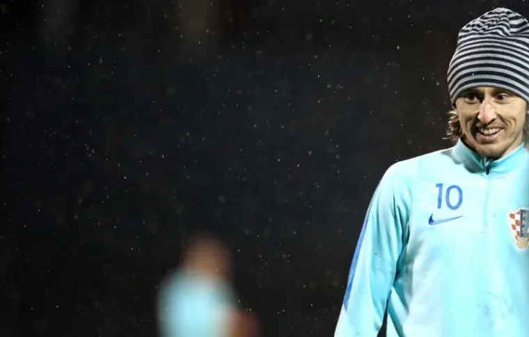 PLES NA KI&Scaron;I: Pogledajte kako je izgledao posljednji trening Vatrenih prije velikog okr&scaron;aja