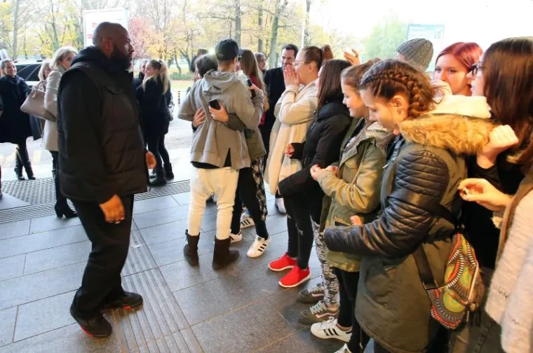 Bieber ih je pozdravio i izgrlio.