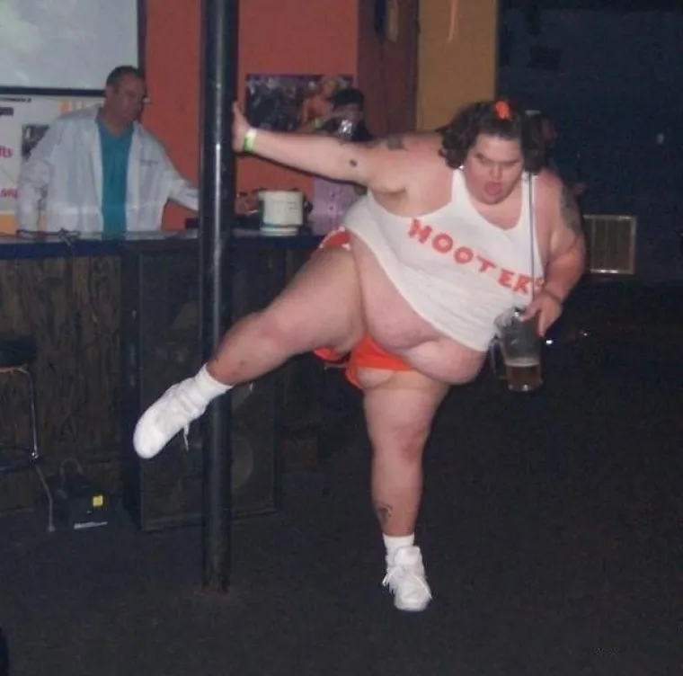 OKUŠALE SE U PLESU OKO ŠTANGE: Nije im suđeno, ljudi im se rugaju do besvijesti