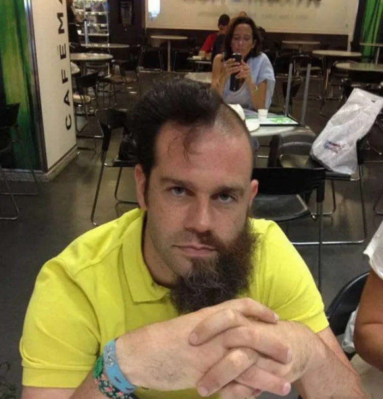 Kako bi doskočili dosadnim i svakodnevnim frizurama, neki su spremni na ba&scaron; sve. Neke od luđih frizura na svijetu okupili smo u galeriji, a sami procijenite koje od njih su pun pogodak, a koje čist proma&scaron;aj.