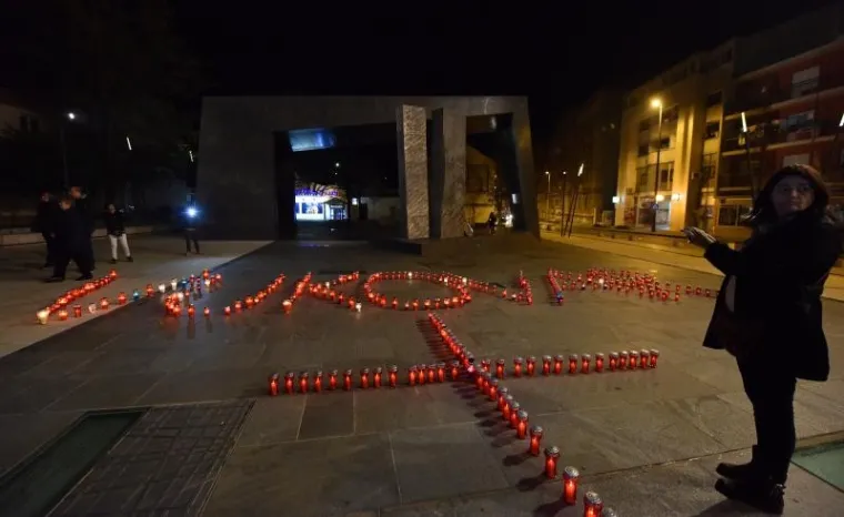 U spomen na žrtve Vukovara građani u cijeloj Hrvatskoj pale svijeće