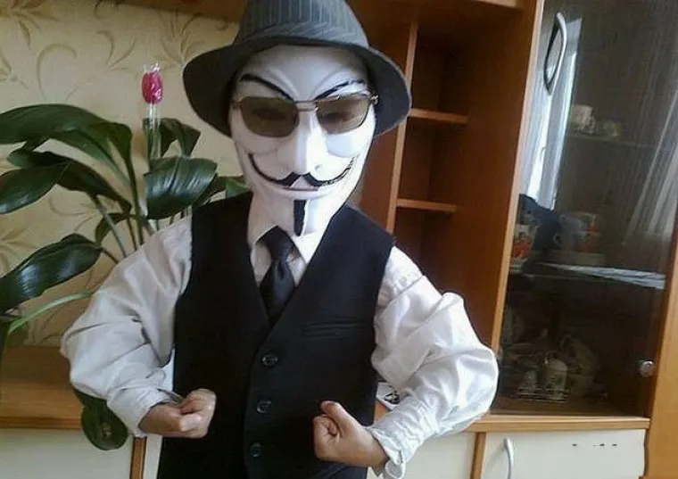 KAD RUSI RADE PROFILNE SLIKE... Neukus im je u krvi i jako se ponose time