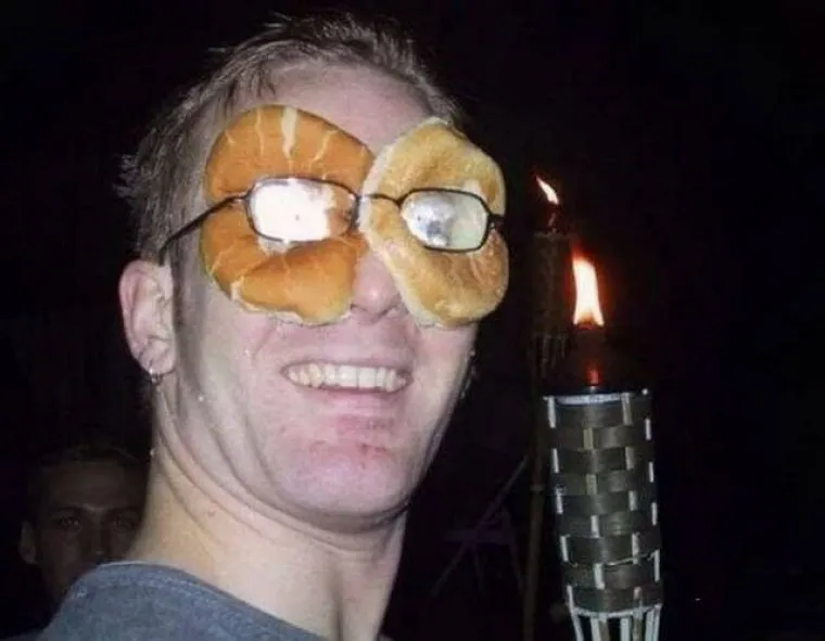 KAD RUSI RADE PROFILNE SLIKE... Neukus im je u krvi i jako se ponose time