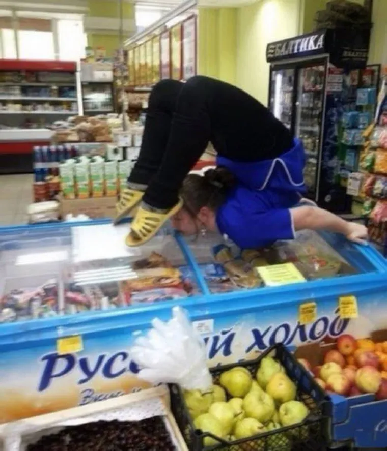 KAD RUSI RADE PROFILNE SLIKE... Neukus im je u krvi i jako se ponose time