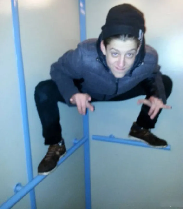 KAD RUSI RADE PROFILNE SLIKE... Neukus im je u krvi i jako se ponose time