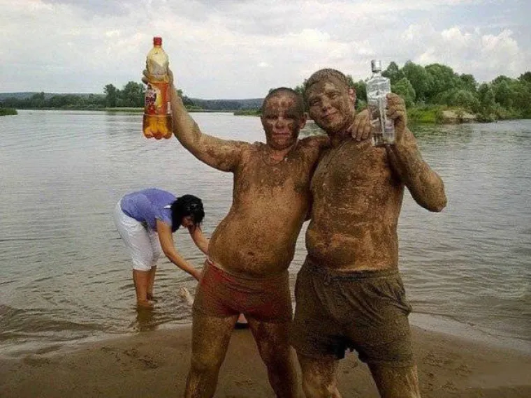 KAD RUSI RADE PROFILNE SLIKE... Neukus im je u krvi i jako se ponose time