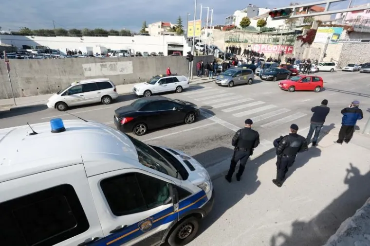 SPLITSKI TAKSISTI BLOKIRALI VOZAČE CAMMEA: Danas su trebali započeti s radom