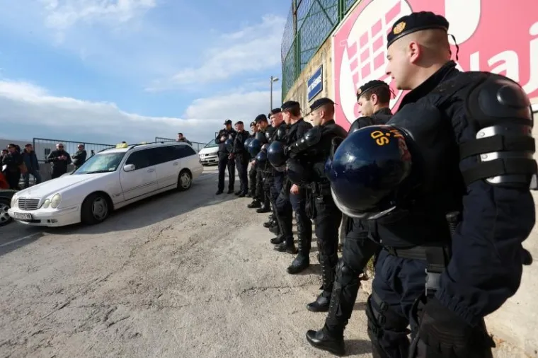 SPLITSKI TAKSISTI BLOKIRALI VOZAČE CAMMEA: Danas su trebali započeti s radom