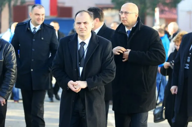 DRŽAVNI VRH U VUKOVARU: U Koloni sjećanja premijer, predsjednica, ministri...