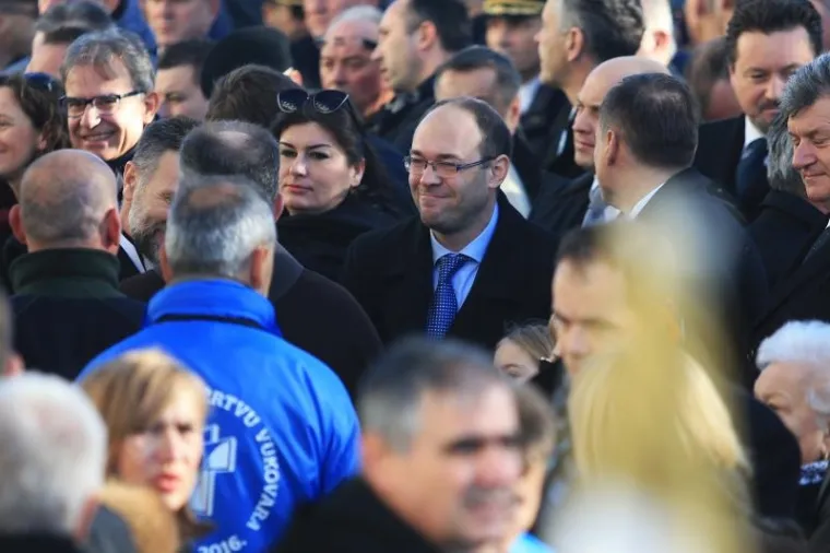 DRŽAVNI VRH U VUKOVARU: U Koloni sjećanja premijer, predsjednica, ministri...