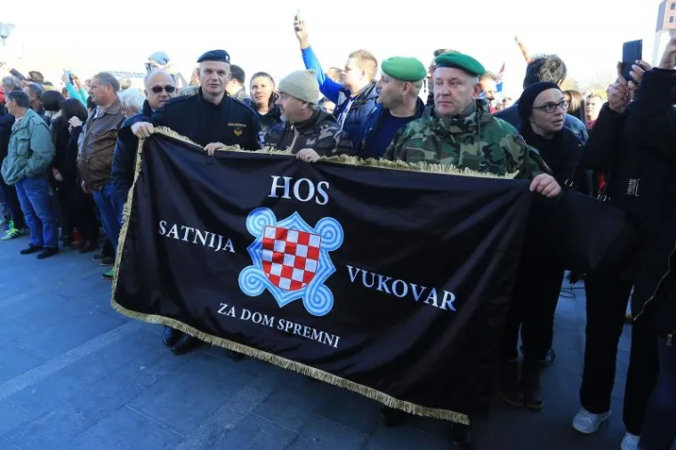 KOLONA SJEĆANJA U GRADU HEROJU: 100 tisuća ljudi obilježilo 25. obljetnicu vukovarske tragedije