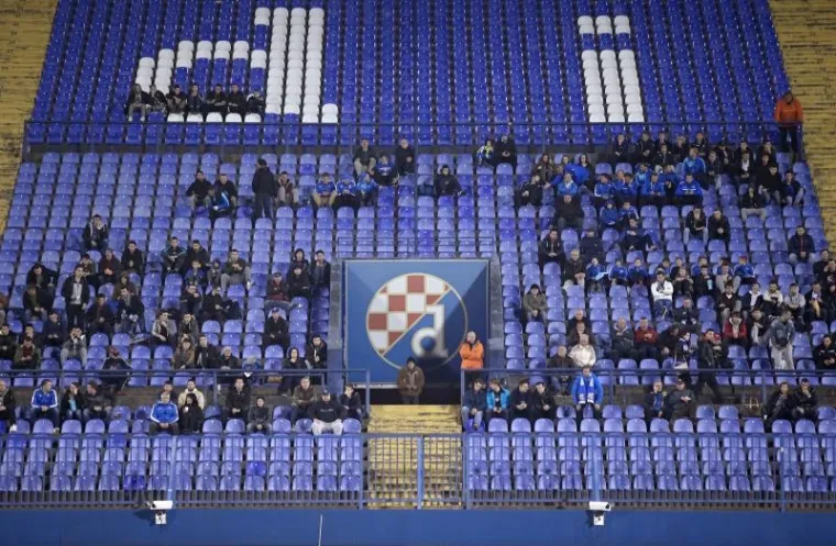 DINAMO NIKOGA NE ZANIMA: Šačica navijača gledala utakmicu s Istrom